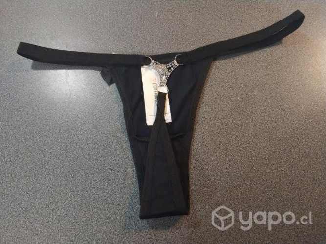 Ropa interior brasileña