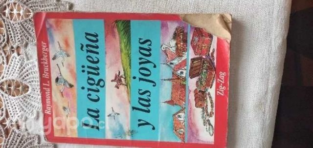 La cigueña y las joyas