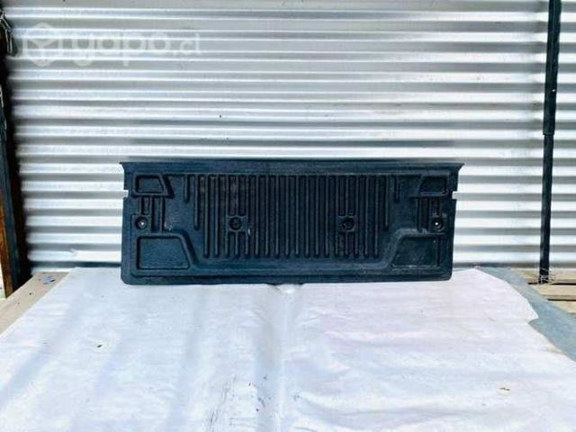 Tapa moldura portalón toyota hilux