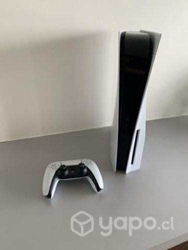 Playstation 5, con lector de discos con un mando