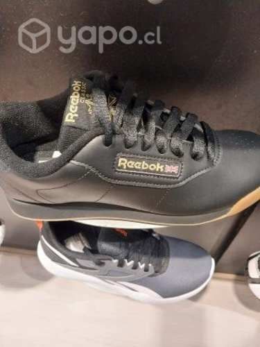 BUSCO Zapatillas Negras Reebok N°36
