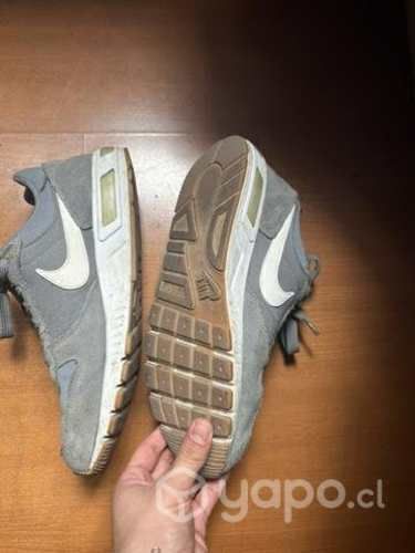 Nike nightgazer gris