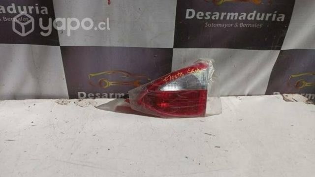 Foco trasero fiesta sedan rh 1.2