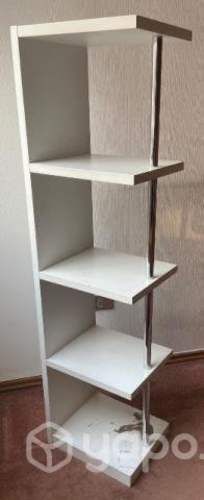 Repisa blanca de melamina