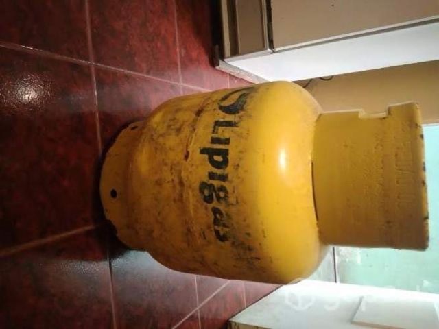 Calefon esplendi 7 litros y silindro de gas 15lt