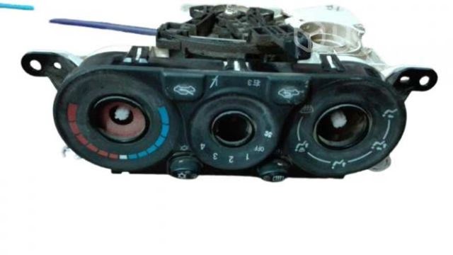 Comando de calefaccion Mitsubishi l200 año 07/15