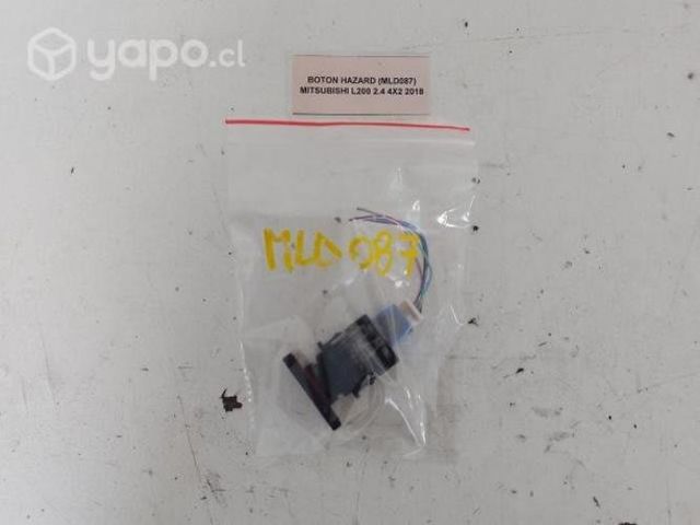 Boton Hazard (MLD087) Mitsubishi L