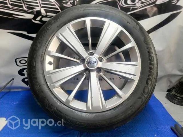 Llanta con neumático con logo ford explorer 2019