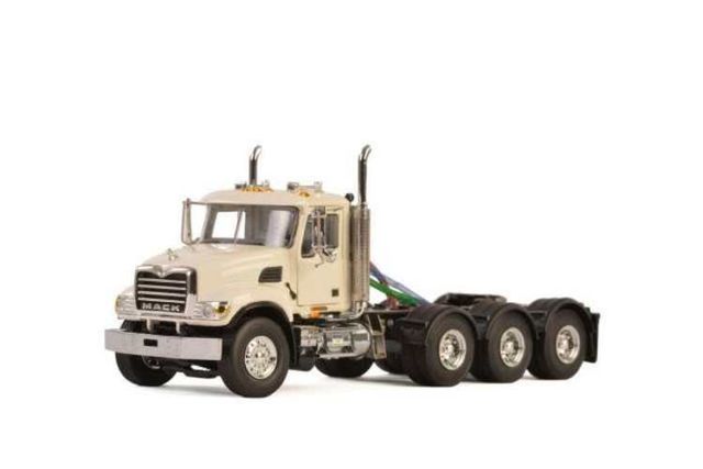 WSI Models - Mack Granite 8x4 blanco 1:50