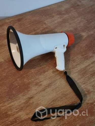 Megáfono con batería o pilas