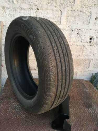 Neumático 215/60/17