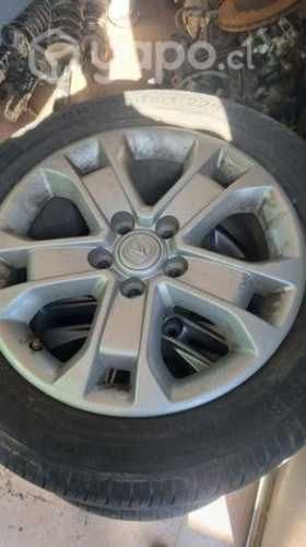 Llanta con neumatico changan cs15