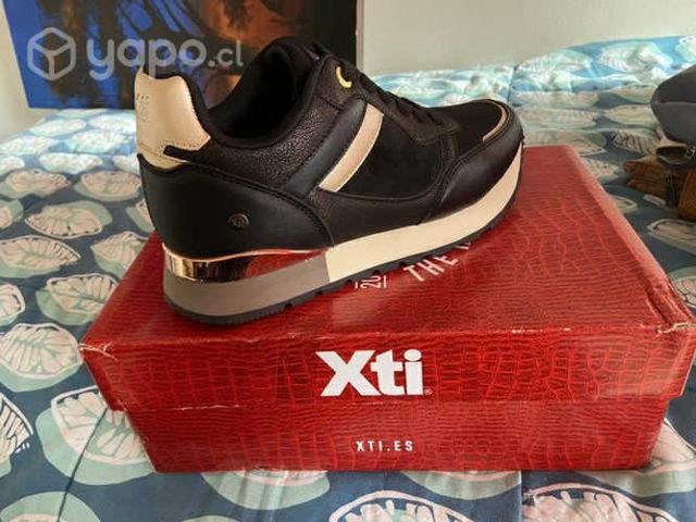 Zapatillas T39 nuevas