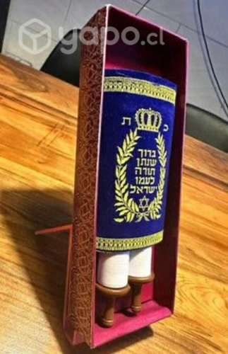 Sefer Torá Mehadrin con funda azul y dorada