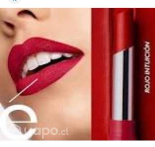 Labial rojo auténtico mate