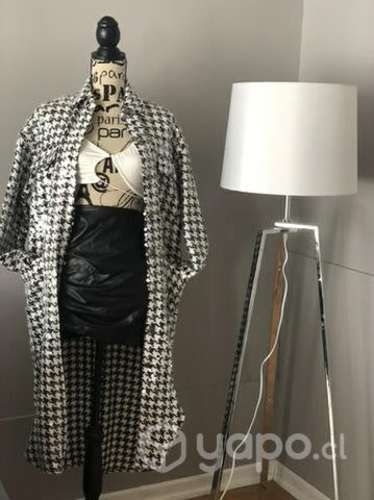 Hermosa y exclusiva sobre camisa con lentejuelas