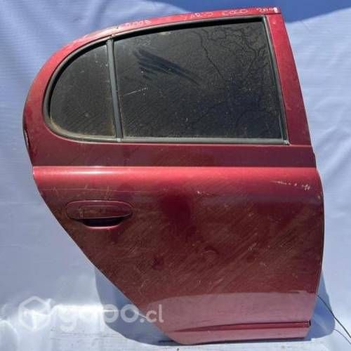 Puerta trasera derecha Toyota yaris 2005