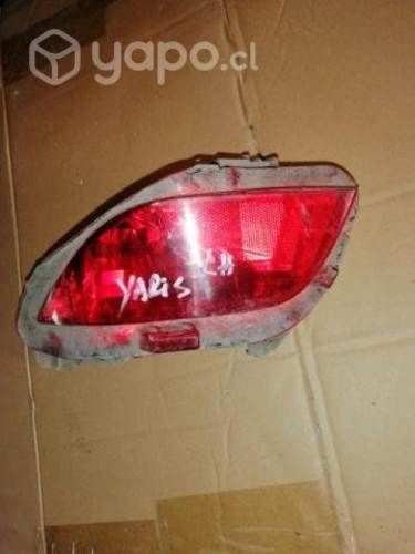 Foco parachoque trasero Toyota Yaris