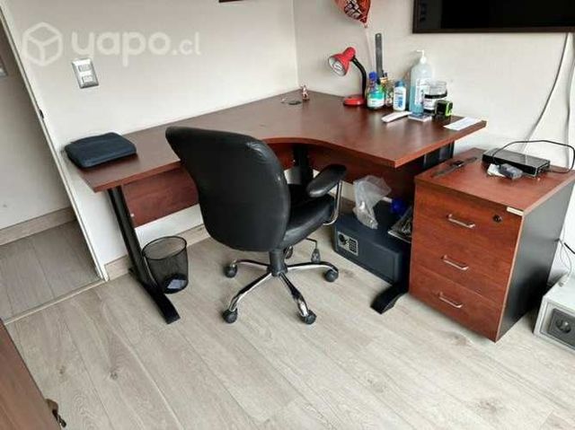 Escritorio 1,40 x 1,20 140.000