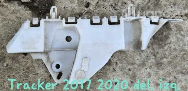 Mensula delantera izquierda y derecha Tracker 2017