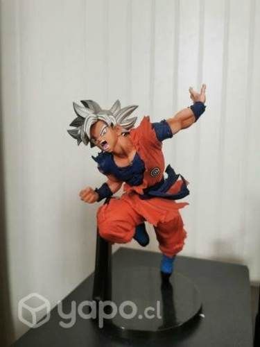 Goku ultra instinto figura