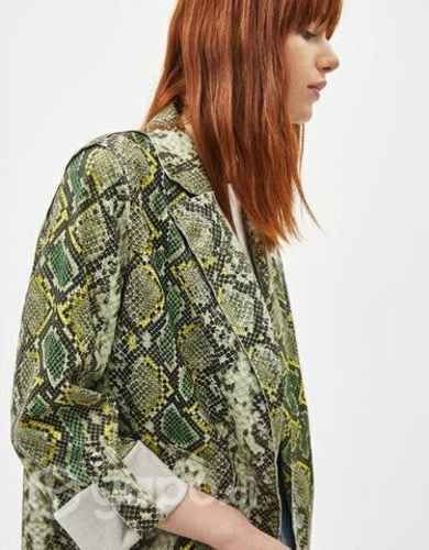 Blazer texturado serpiente