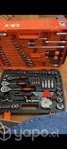 Caja De Herramientas Dados Y Llaves 121 Piezas*