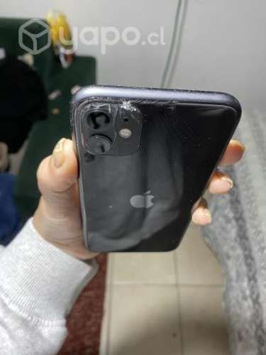 IPhone 11 64 GB Semi Nuevo Agrietado