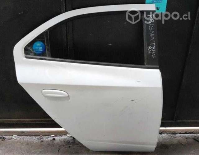 Puerta trasera derecha chevrolet prisma