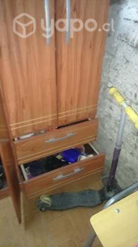 Closet 4 puertas 2 cajones impecable