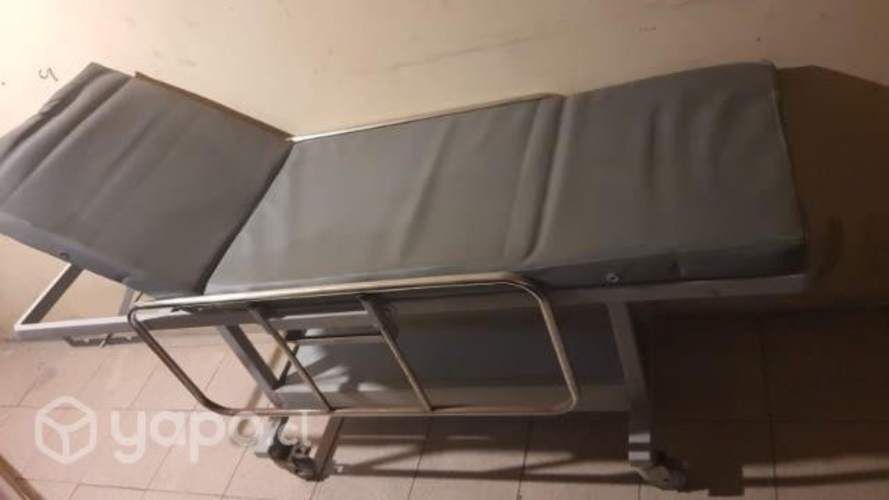 Camilla con barandas