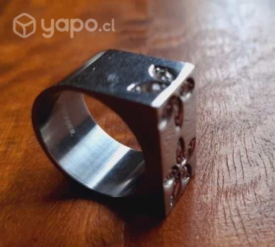 Collares, anillo y par de aros