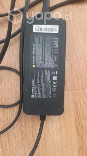 Cargador original xiaomi m365/essential