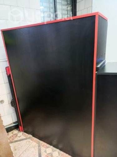 Mueble Melanina rojo con negro muy bello