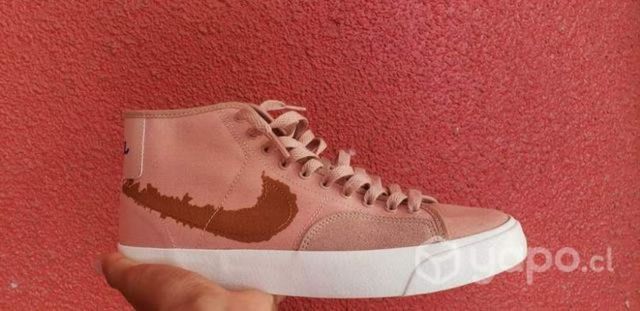 Blazer rosa 0 uso talla 42 nuevas en caja