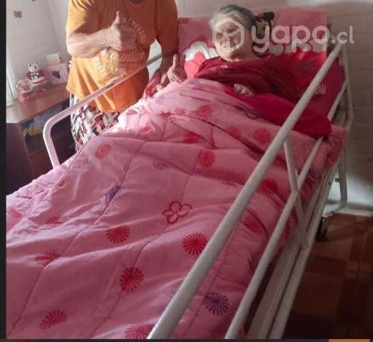 Cama hospedaría de metal