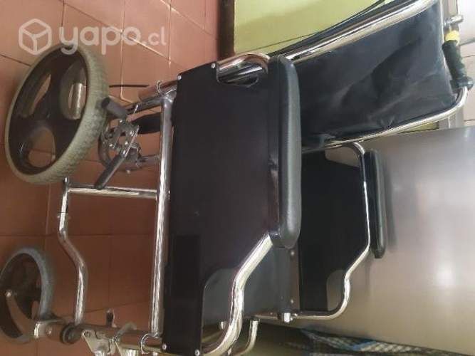 Impecable Silla de Ruedas Plegable