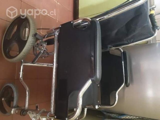 Impecable Silla de Ruedas Plegable