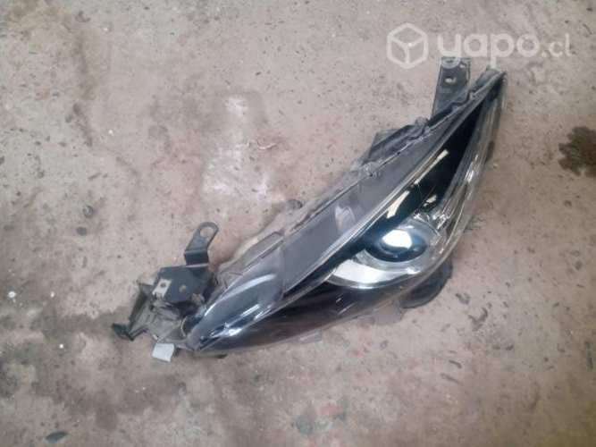 Mazda  optico izquierdo LED