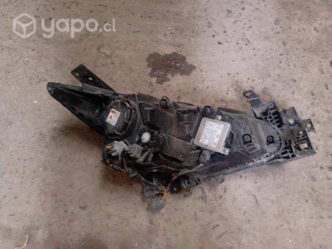 Mazda  optico izquierdo LED