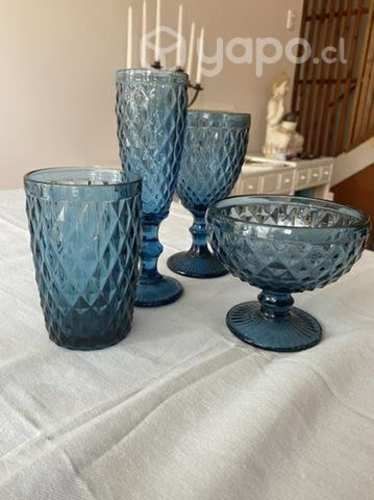 Juego completo de copas azules