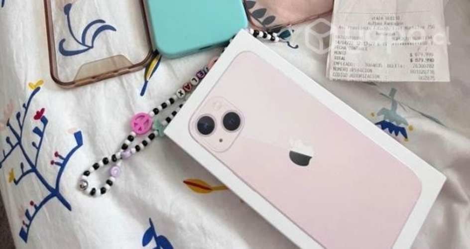 IPhone 13 128GB + Adaptador de carga rápida y cabl