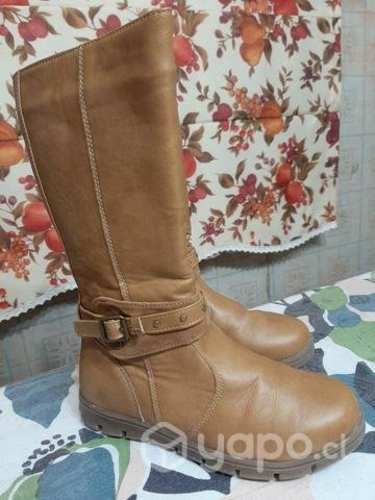 Botas niña n°34 excelente estado marca Bata