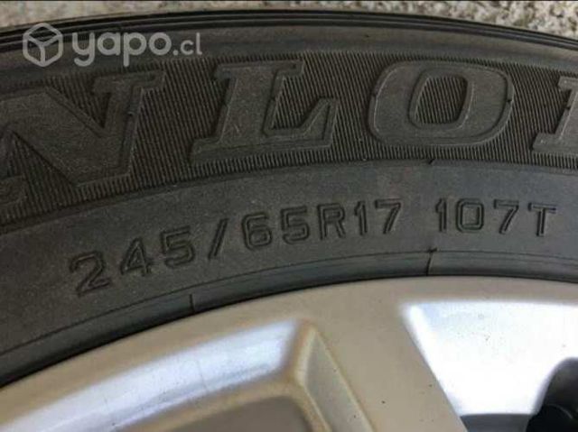 Juego de Neumáticos (4 neumáticos + llantas)