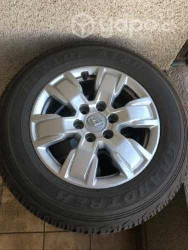 Juego de Neumáticos (4 neumáticos + llantas)