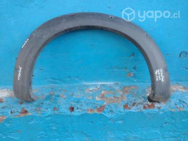 Moldura trasera izq Chevrolet Montana 2005-2009