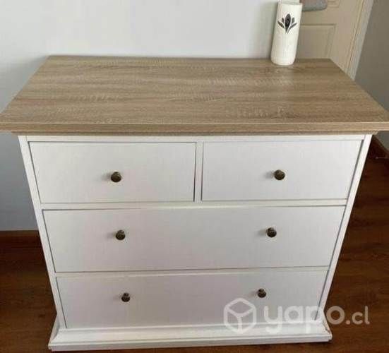 Cómoda grande blanca