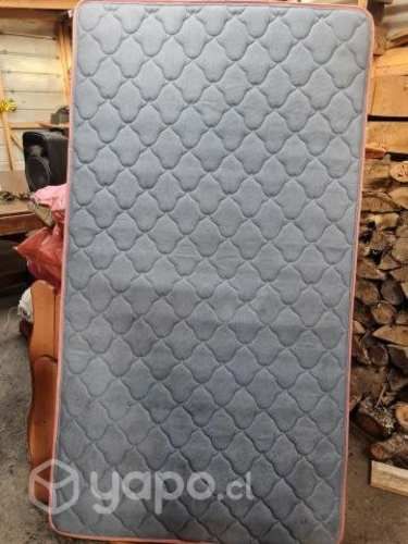 Cama de madera de plaza y media en buen estado