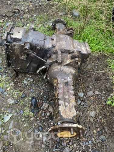 Eje trasero retro excavadora Ford