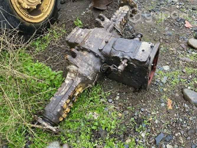 Eje trasero retro excavadora Ford